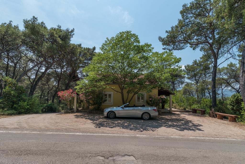Villas Oleandri Vrboska Ngoại thất bức ảnh